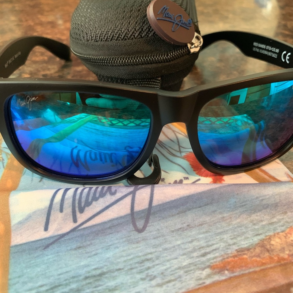 Maui Jim sunglasses red sands blue frame